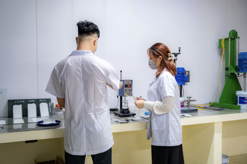 Tiêu chí lựa chọn nhà máy gia công sơn uy tín